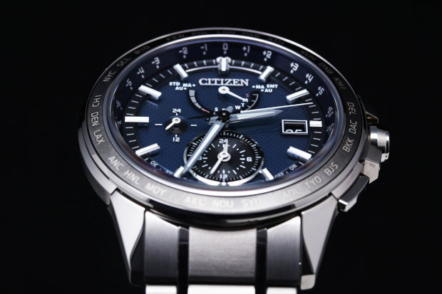 Caliber number: H820　- Eco-Drive (solar power)