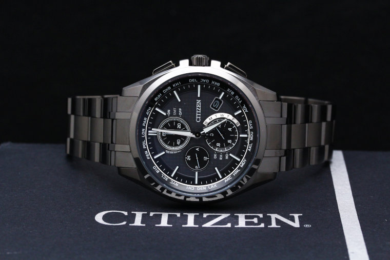 Brand：CITIZEN Model number：AT8044-56E Caliber N.：H804 Case material：Titanium Duratec Display Type：Analog Case diameter	：43.0 millimeters Case Thickness：9.9 millimeters